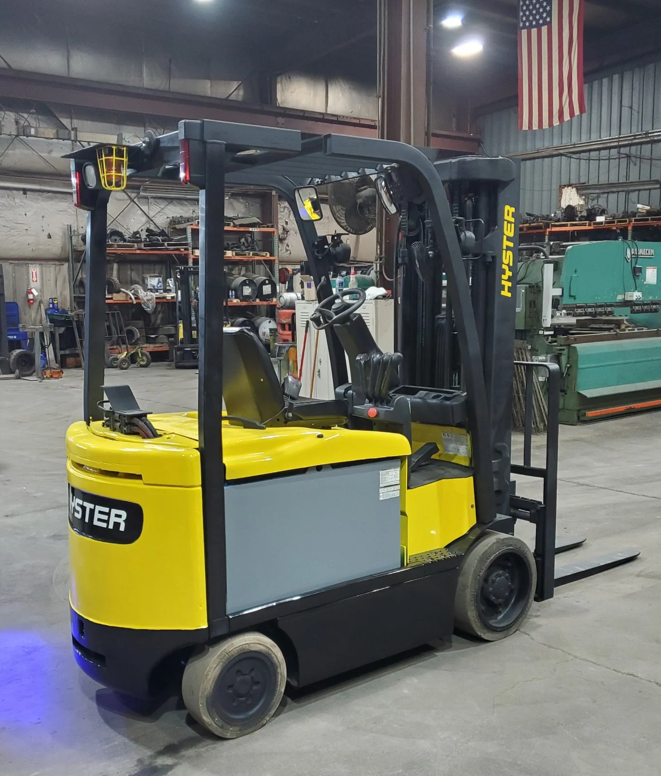 Hyster E65XN Electric Forklift 6,500 lbs - Heavy Equipment Rental
